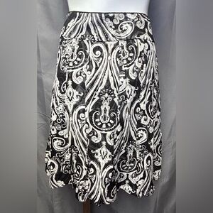 White House Black Market Paisley Swirl Design Bubble hem 100% Silk Skirt Size 6